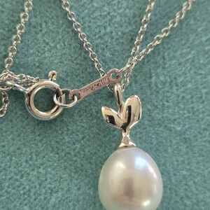 Tiffany & Co Olive Leaf Pearl Pendant
